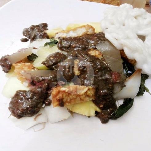 Es Degan Jeruk menu Gado-Gado Arjuna, Sawahan