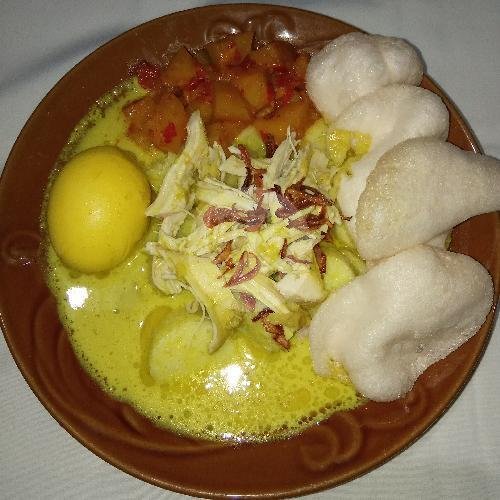 Lontong Opor Istimewa menu Lontong Opor dan Nasi Kuning Mak Amin, Potorono