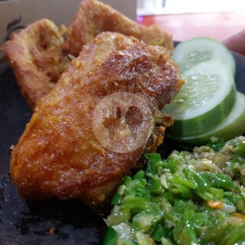 Nasi + Ayam Goreng menu Baleluwe, Terusan Surabaya