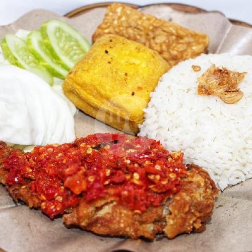 Pakom (Paket Komplit) Ayam Geprek Sambal Orek(merah) menu Ayam Geprek Aurel, Rawalumbu