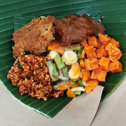 Rawon Daging Porsi (TANPA NASI) menu Warung Bu Kusman Lama (Depan Meteor Cell), MT. Haryono