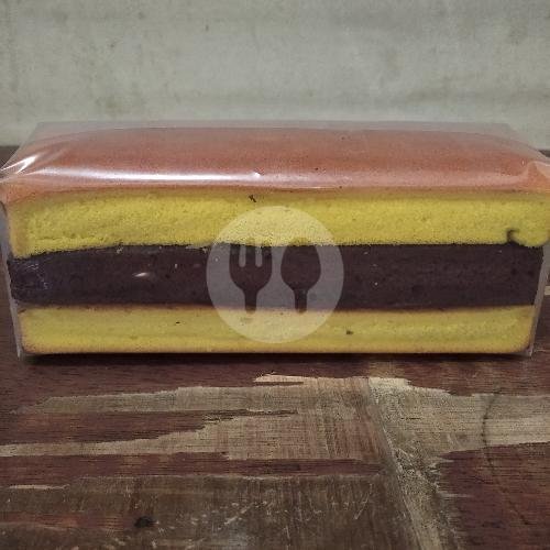 Bolu Surabaya Lonjoran menu Toko Kue Madoerasa, Cipayung