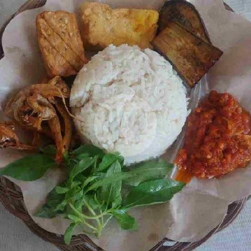 Nasi Usus Penyet menu Penyetan mbak Nur Wonocolo