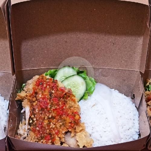 Promo Beli 1 Free 1 Nasi Geprek + Esteh menu Dapoer Bu Is