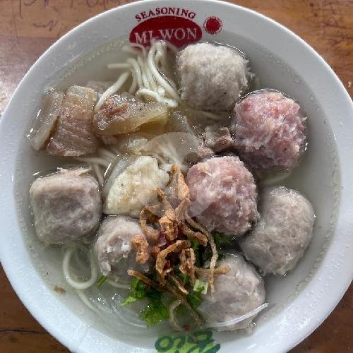 Bakso Kasar ( Mie Kuning/ Mie Putih) menu Bakso Solo Pak Mujiarto, Taman