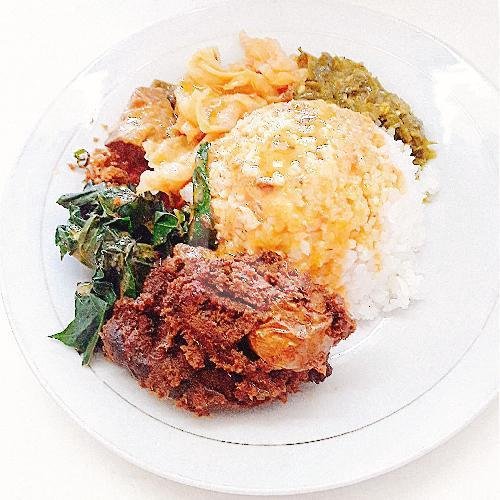 Nasi Rendang Sapi menu Rumah Makan Padang Roda Baru, Banteng