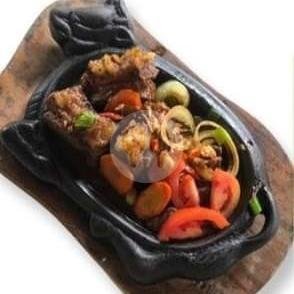 Sop Iga Bakar Porsi Besar menu Kuliner Ade Sofia, Jl Wiratama No 20 Kedungjaya