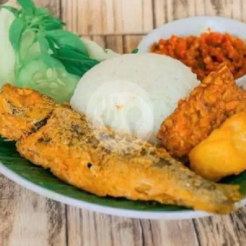 Review Ayam Goreng Tulang Lunak Cirebon: Pengalaman Makan yang Memuaskan di Terusan Kopo Bandung