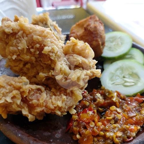 Nasi + Ayam Kremes menu Baleluwe, Terusan Surabaya