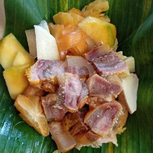 Rujak Cingur + Buah menu Rujak Sulfat Mbak Win, Blimbing