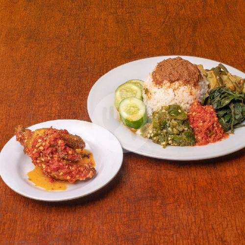 Nasi Ayam Bumbu Rendang menu Lapau Nasi Mak Uncu, Dalem Kaum
