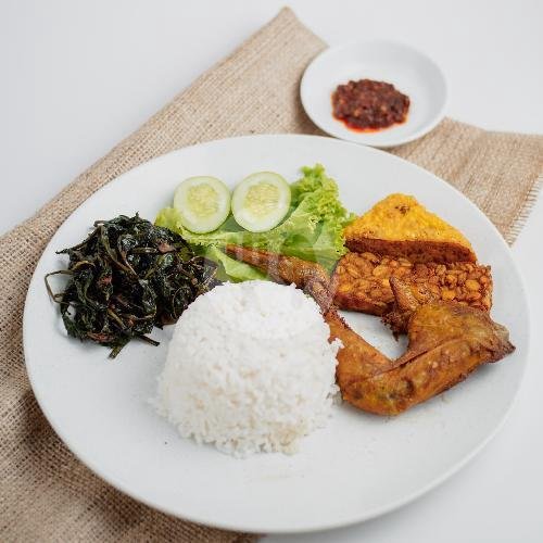 Review Ayam Goreng Pemuda Surabaya: Fried Chicken Enak di Bandung