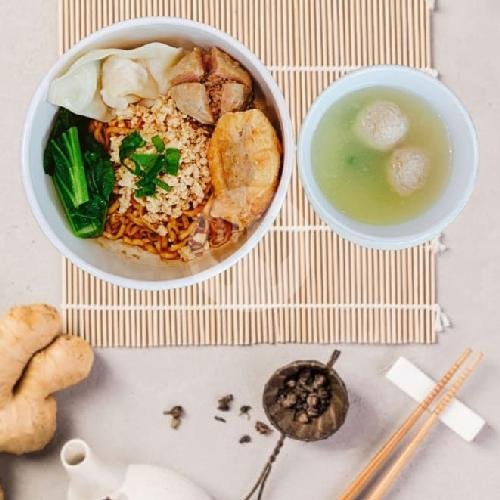 Yamien Asin menu Cimoll Resto, Gayam