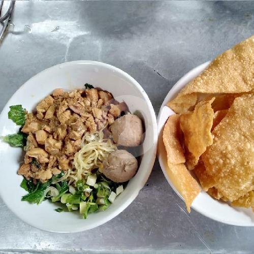 Mie Ayam + Pangsit Rebus + Pangsit Goreng menu Mie Ulek Pak Radi Don Bosco, Pulomas
