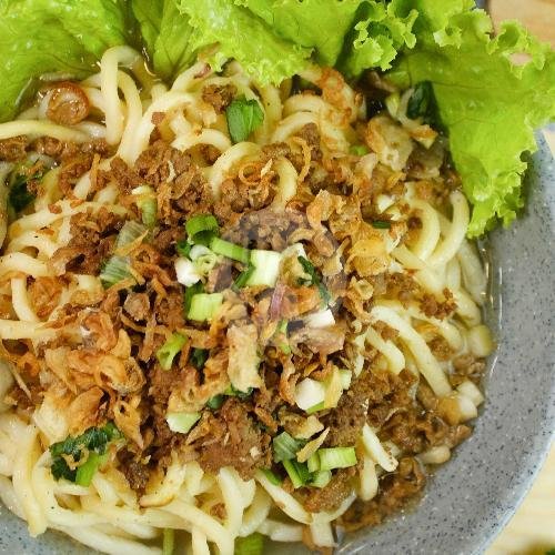 Pangsit Mie Ayam Bakwan menu Mie Wow (Mie Pedas & Pangsit Mie Ayam), Demak