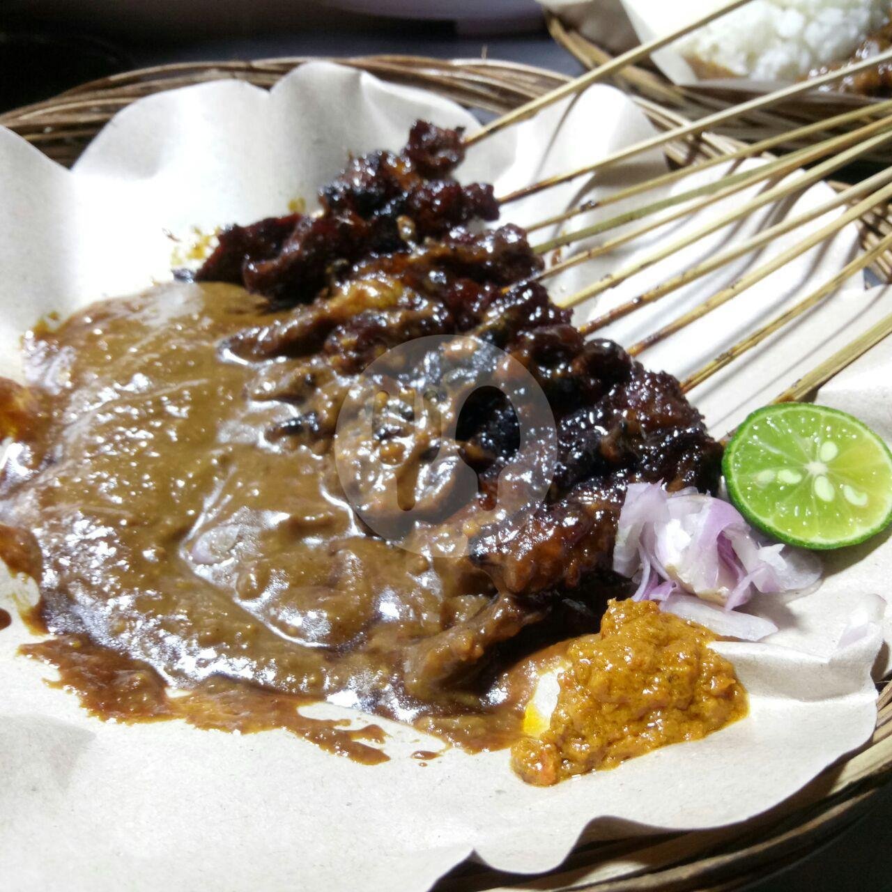 Sate Ayam Campur Jeroan menu Sate Kelapa Arudam Khas Madura, Lowokwaru