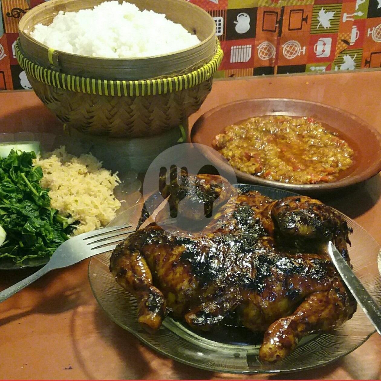 Ayam Bakar Utuh (Tnp Nasi) menu Ayam Bakar Kanghut, Kedungkandang