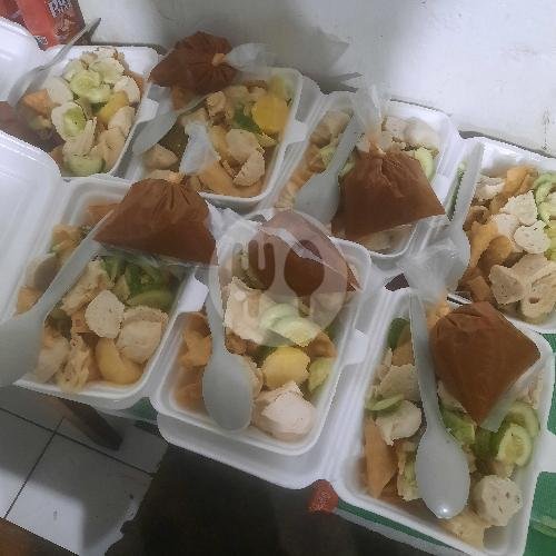 Siomay & Batagor Rony Endut: Surga Kuliner Tersembunyi di Jakarta Timur