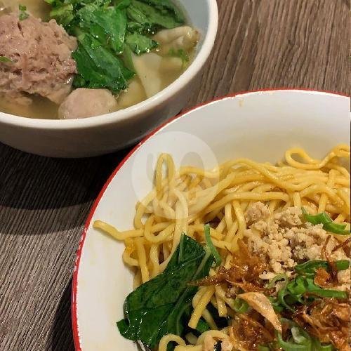 Yamin Pisah Urat Sedang menu IMAH MIH KOCOK SEPUH Kebon gedang