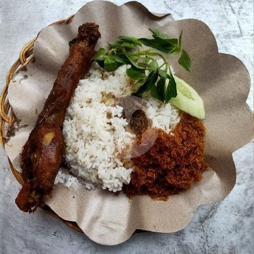 Nasi Kepala Ayam Goreng menu Nasi Bebek Goreng Dan Ayam Goreng Cabang Purnama Alun-Alun Mojokerto, Letkol Sum