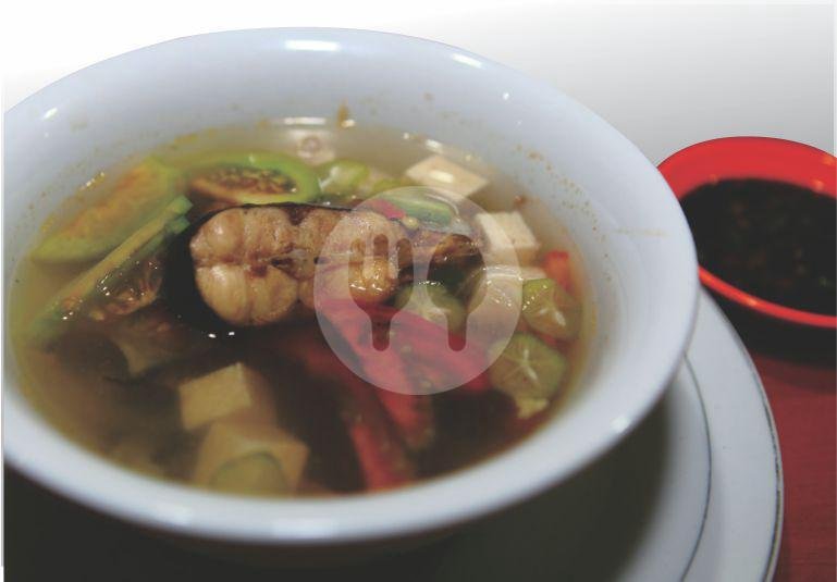 Sop Buntut menu Warung Enaak, Bantul