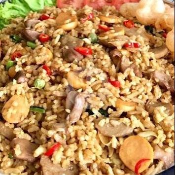 Mie Goreng Sosis menu Nasi Goreng Barbar, Adidharma