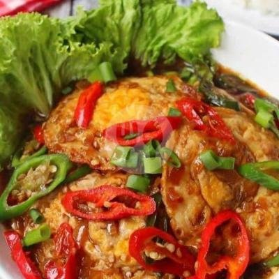 Telur Dadar Goreng Krispi + Nasi + Lalapan menu Pecel Lele PABEDU, Gamping