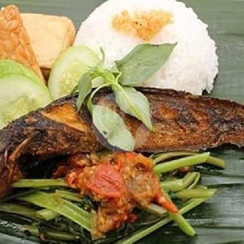 Nasi + Lele Goreng + Tahu + Tempe + Kol Goreng menu Pecel Lele, Astana Anyar