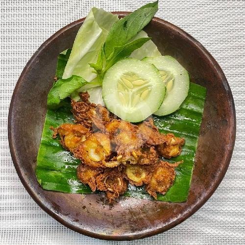Kulit Pecak menu Nasi Uduk Jawara, UMS