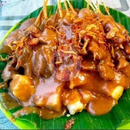 10 tusuk Sate Daging Sapi + Ketupat menu Sate Padang Minang Piaman Lapangan Bola, Pasar Pengampuan Kebon Jeruk