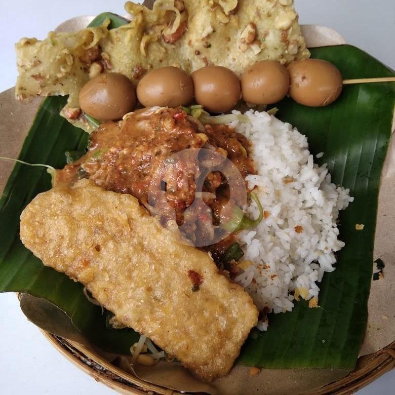 Paket Nasi Pecel + Tahu Bakso menu Pecel Kremes Madiun, Lowokwaru