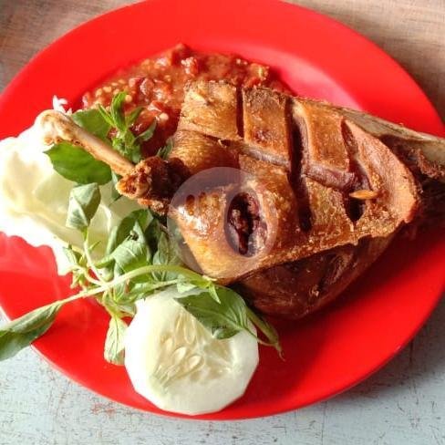 Lele Goreng menu Lalapan Dan Seafood Festival, Wendit Timur