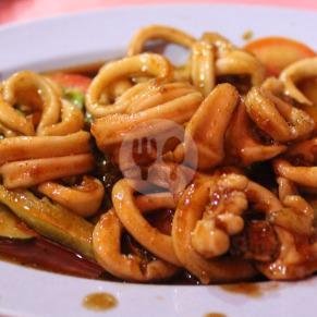 Review Warung Nasi Goreng Ibu Naya: Surga Nasi Goreng di Kuningan Jakarta
