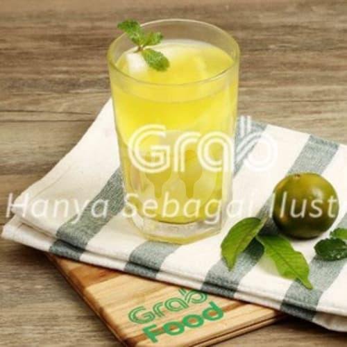 Es Kelapa Muda menu Pecel 57, Cokroaminoto