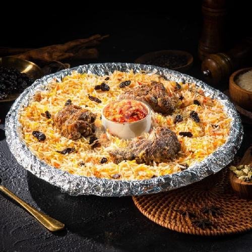 Nampan Kebuli Kambing Isi 5 menu Kebuli Abuya Surabaya, Ketintang