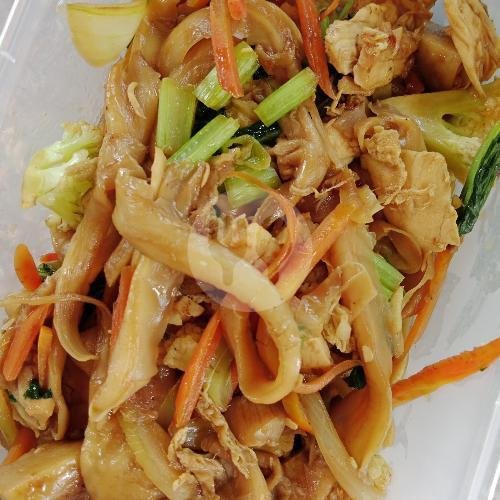 Bihun Goreng menu Nasi Goreng Los Gak Rewel, Jalan Teluk Amurang 23