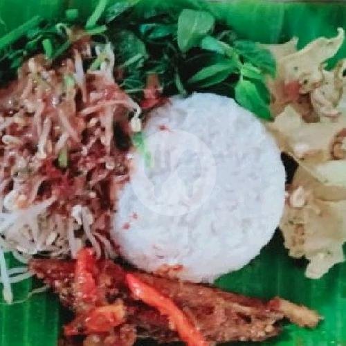 Nasi Campur Telur Dadar menu Pecel Bu Mun Citraland