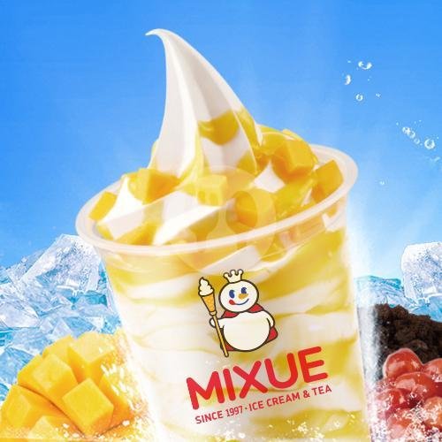 Strawberry Lucky Sundae menu MIXUE TAMAN RATU