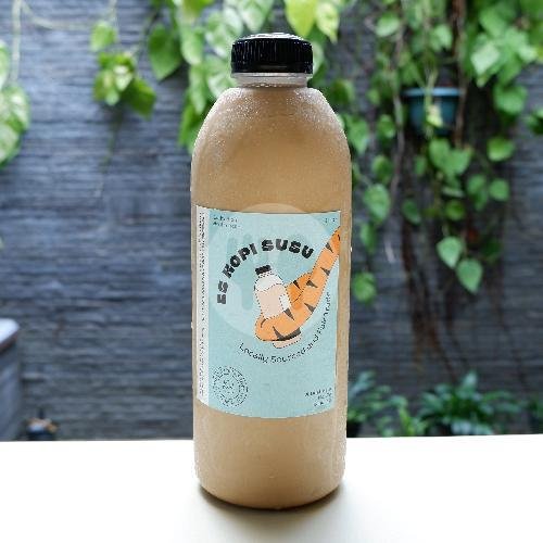 Vanilla Latte - 500 ml menu Tri Tangtu Kopi Roasters, Buah Batu