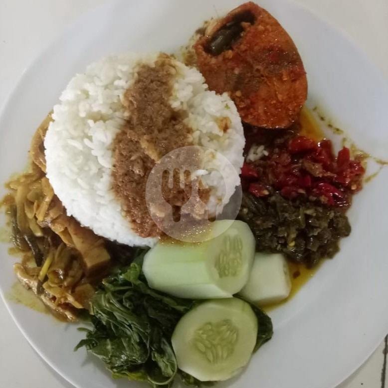 Nasi Gulai Kepala Ikan menu Rumah Makan Padang Putra Piliang, Timoho