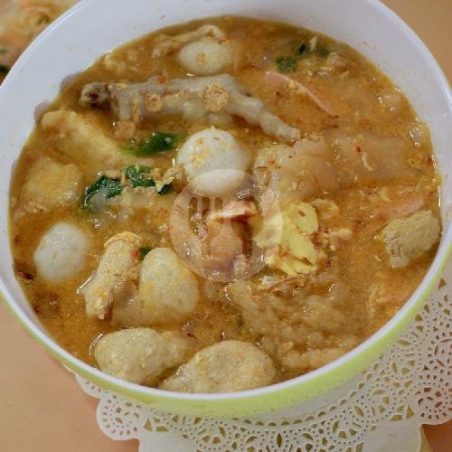 Seblak Komplit menu Nomcherrycafe, Manukan Tengah