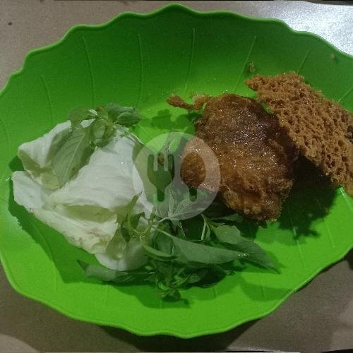 Ayam Goreng menu Lesehan Idola, Kebun Raya