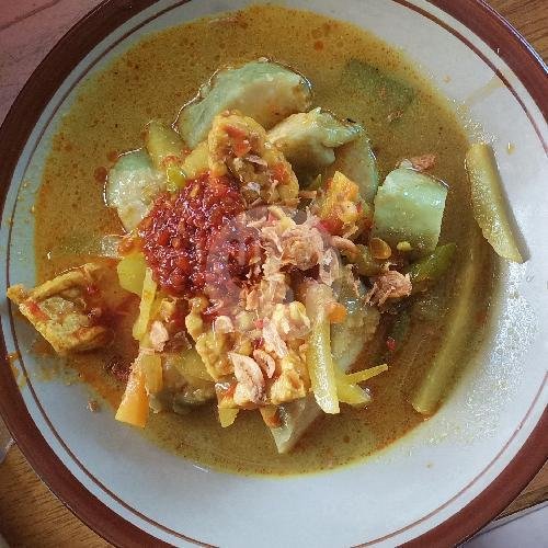 Kerupukk kulit menu Lontong Sayur GTC Kesambi kang Didi, Cipto Mangun Kusumo
