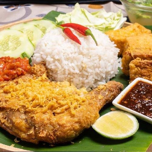 Nasi Lalapan Ayam Laos menu Sakila Food . Nasi Tempong & Nasi Lalapan, Dulur Isun
