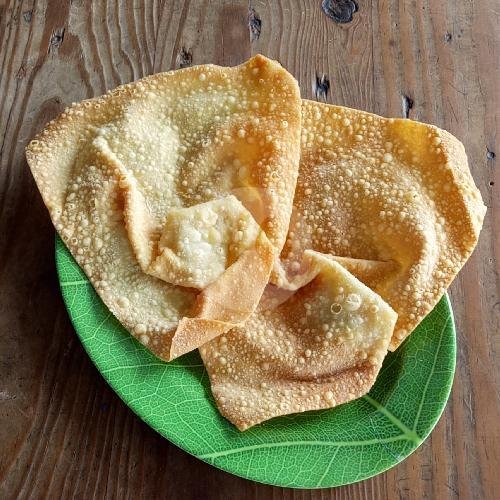 Pangsit Kuah Isi 3 menu Bakmi Karet Planet, Puri Indah