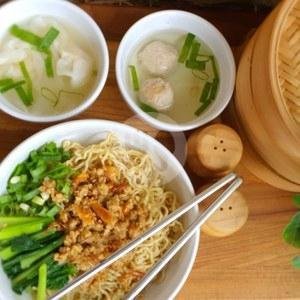 Review Restoran Ya Mie Ya di Magelang: Noodle Shop dengan Pelayanan dan Rasa Juara