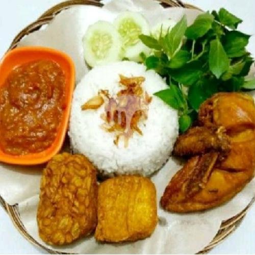 Pecel Ayam Komplit menu Pecel Ayam Pecel Lele Dua Saudara Sinabung