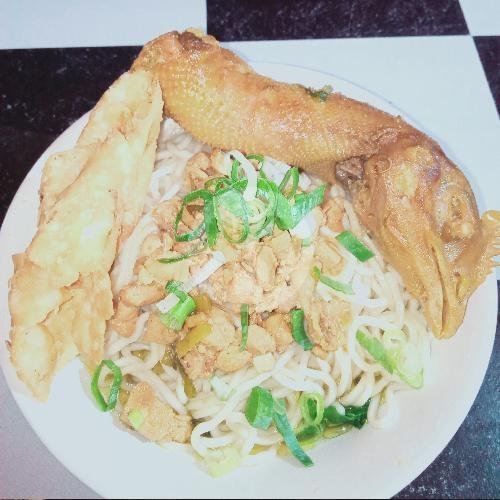 mie ayam sayap menu Mie Ayam Santuy Malam, Kaliurang