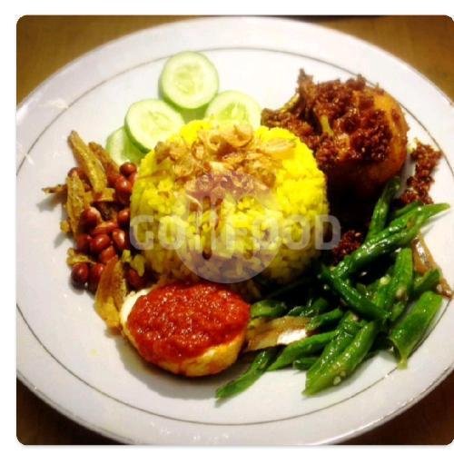 Es Nam Mong menu Nasi Kuning Suka Suka, Gunung Sahari