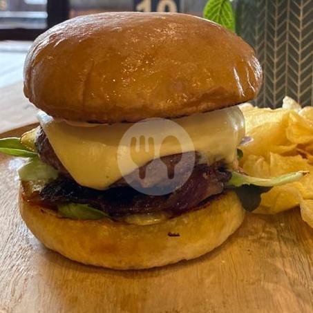 Salmon Aburi menu Macarius All Day Brunch & Gelateria, Pekalangan